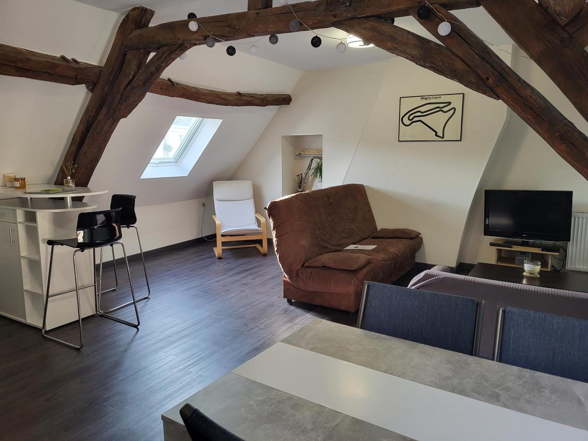 Appartement Au Pied Du Circuit De Magny-Cours Bagian luar foto